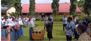 Read more about the article SMK Negeri 7 Kota Jayapura Peringati HUT PGRI, Dengan Upacara Bendera, Kali ini Petugasnya Bapak/Ibu Guru #2